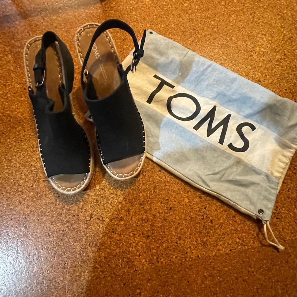 Toms black sling back espadrilles, size 6. New